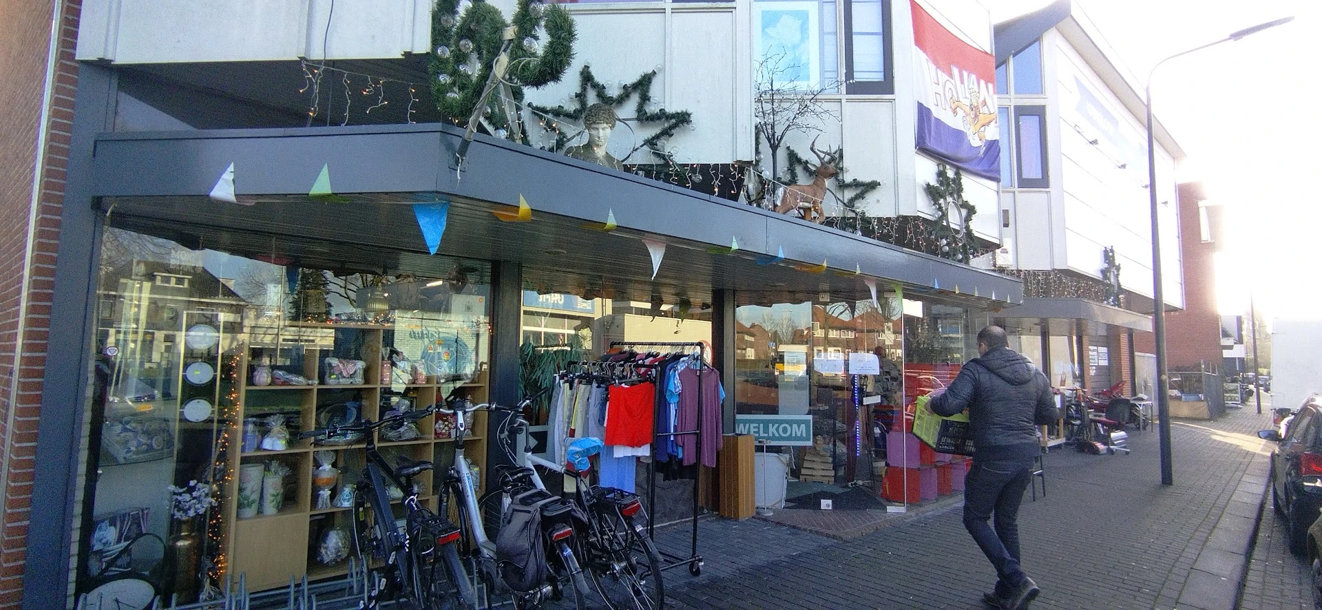 Kringloop EHB Enschede B.V. in Enschede met tweedehands audioapparatuur, boeken en huishoudelijke apparaten