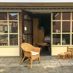 Kringloopwinkel Kringloop en B&B de Ark in Steenderen