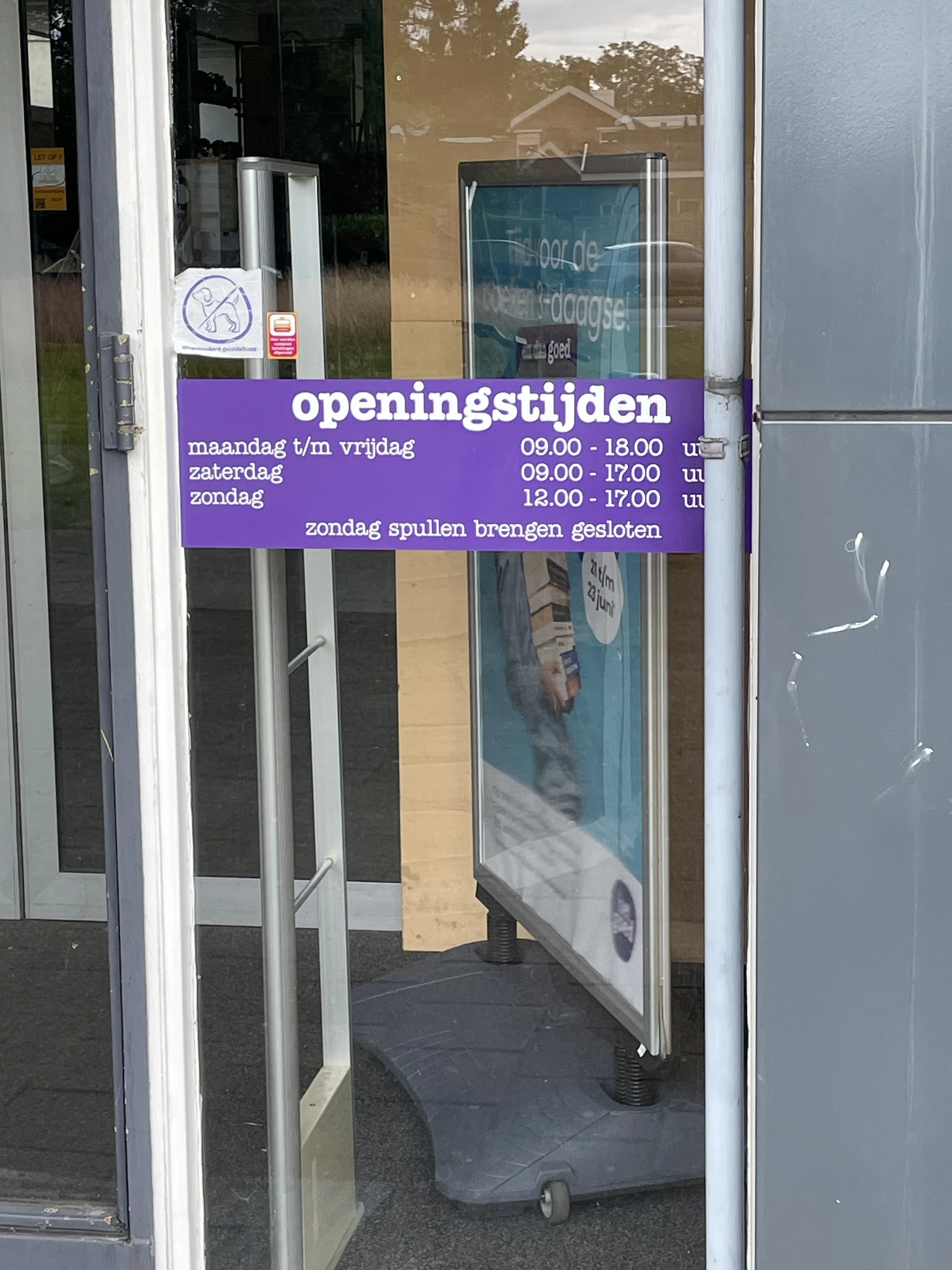 Kringloop Enschede in Enschede met tweedehands accessoires, boeken en elektrische fietsen