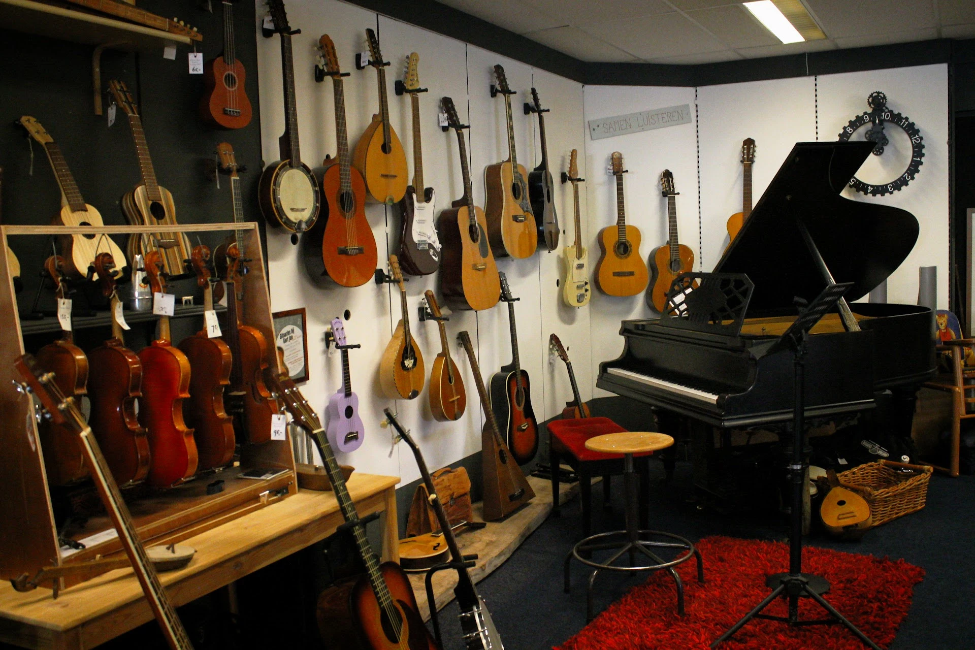 Kringloop Hardenberg in Hardenberg met tweedehands boeken, elektronica en kleding