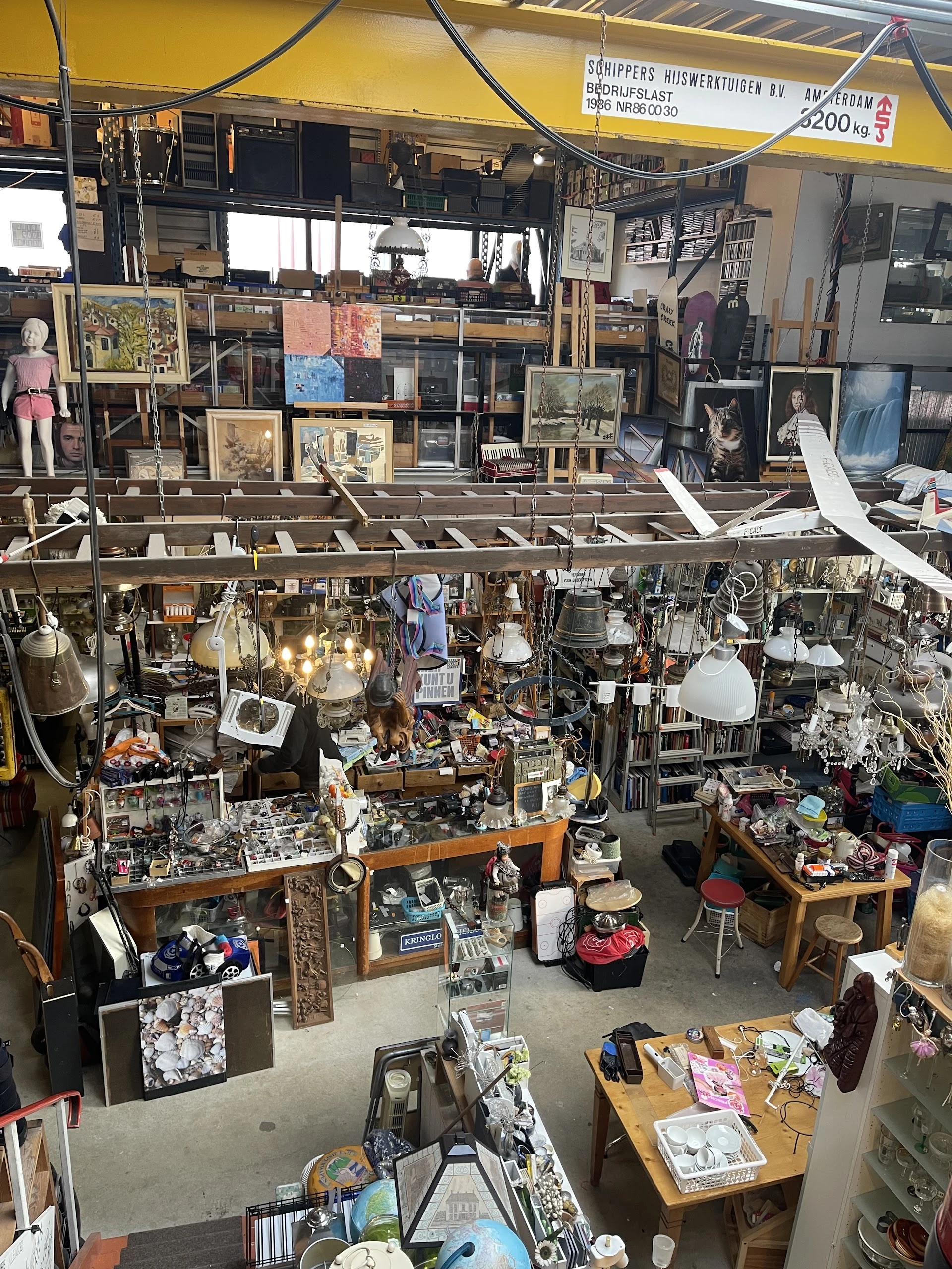 Kringloop Heiloo in Heiloo met tweedehands boeken, kleding en meubels