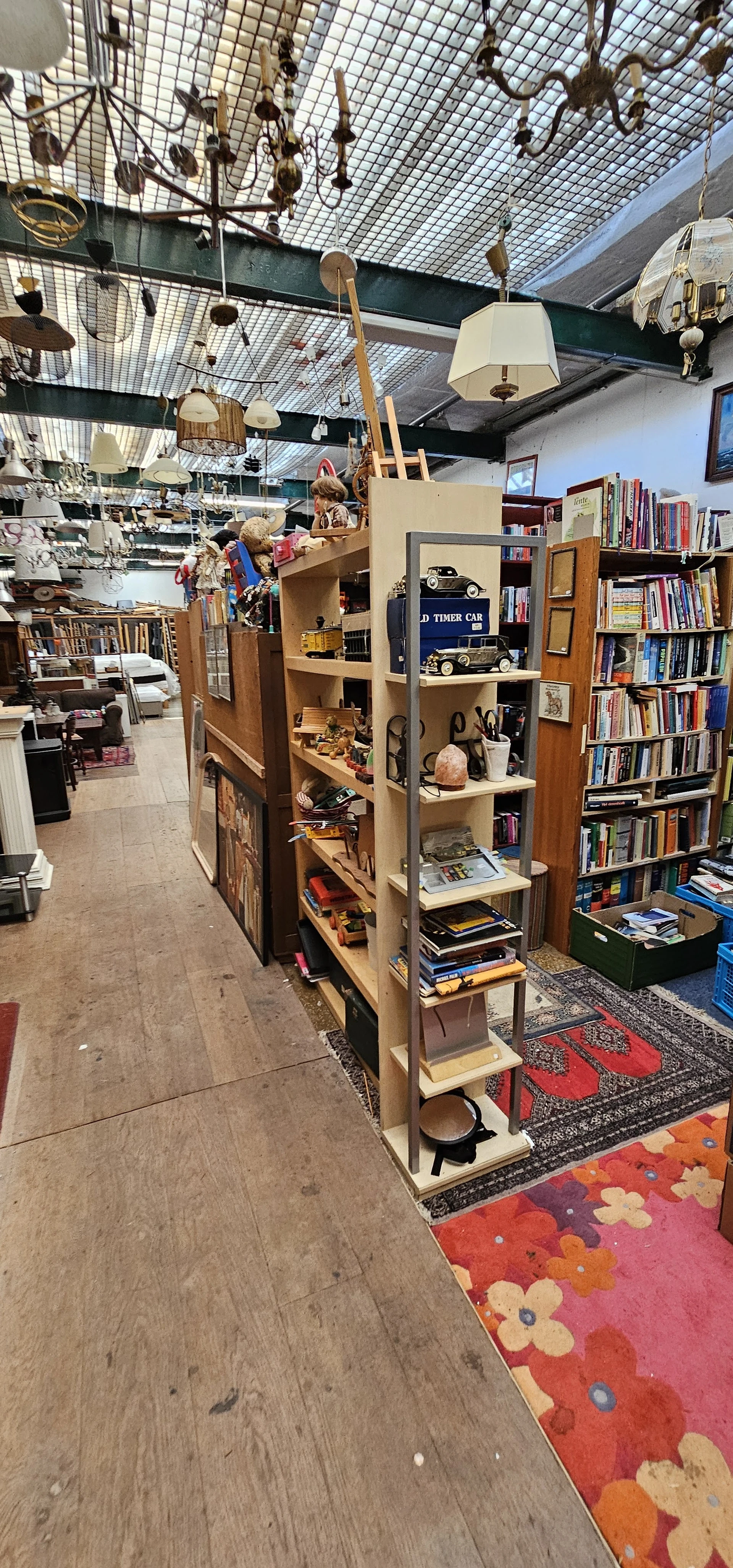 Kringloopwinkel Kringloop In & Uit in Arnhem