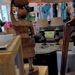 Bezoeker foto van Kringloop Kleurrijk in Huizen