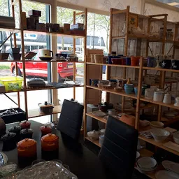 Bezoeker foto van Kringloop Kleurrijk in Huizen