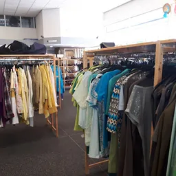 Bezoeker foto van Kringloop Kleurrijk in Huizen