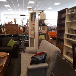 Bezoeker foto van Kringloop Kleurrijk in Huizen