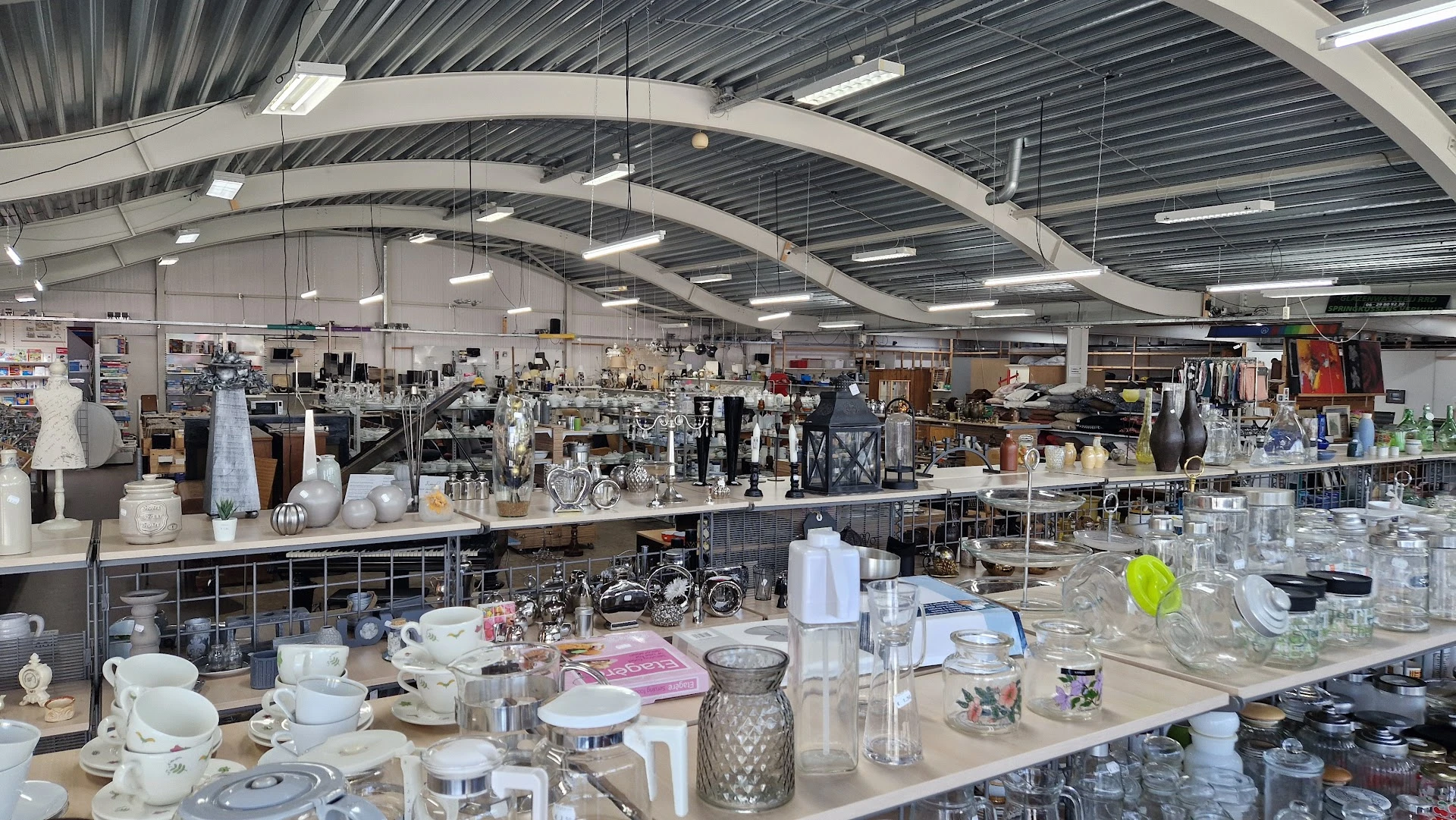 Kringloop KringelZ in Coevorden met tweedehands boeken, kasten en kleding