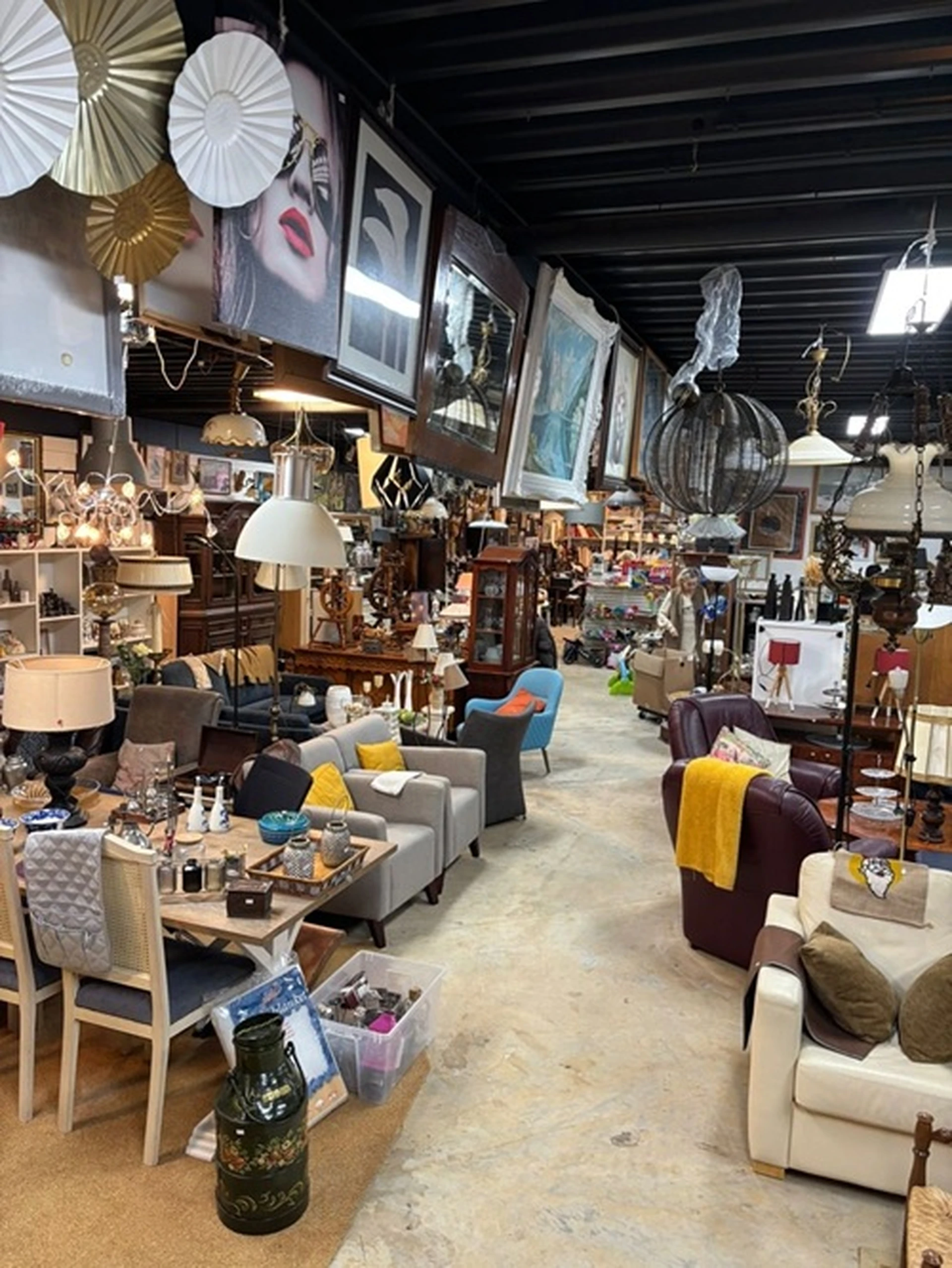 Kringloopwinkel Kringloop / Kringloopwinkel Arnemuiden - Verkoop van tweedehands spullen in Arnemuiden