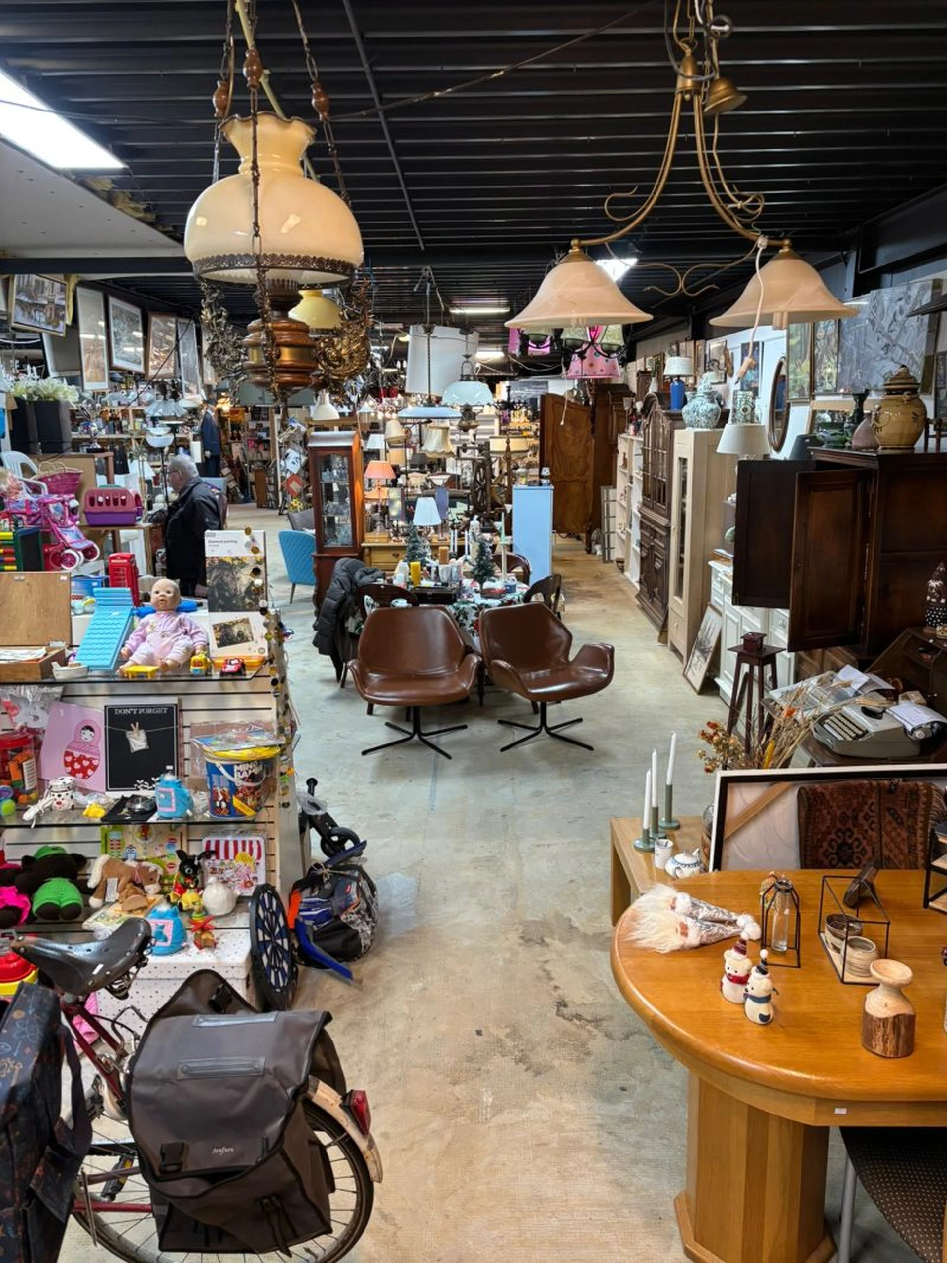 Kringloopwinkel Kringloop / Kringloopwinkel Arnemuiden - Verkoop van tweedehands spullen in Arnemuiden