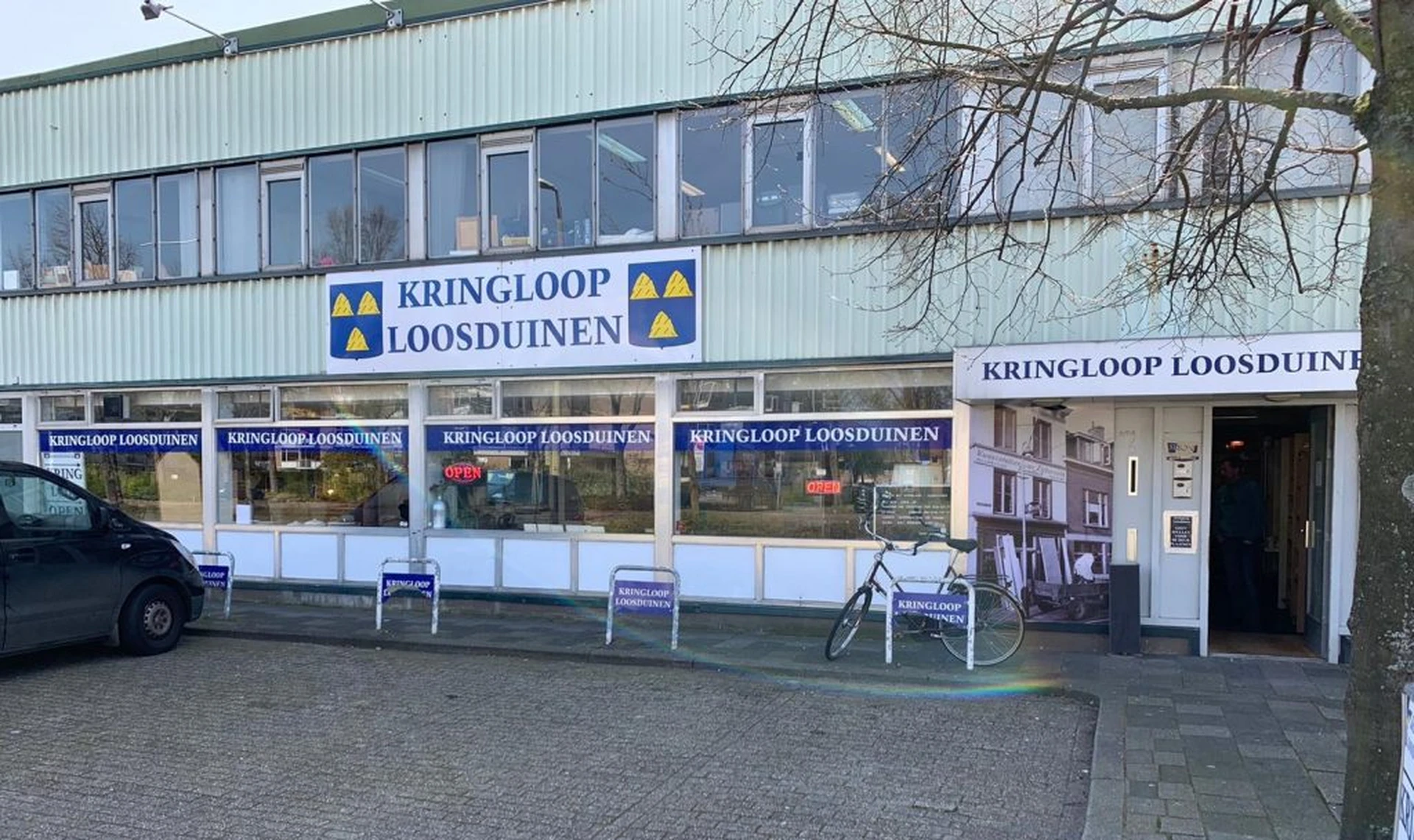 Kringloopwinkel kringloop loosduinen in The Hague