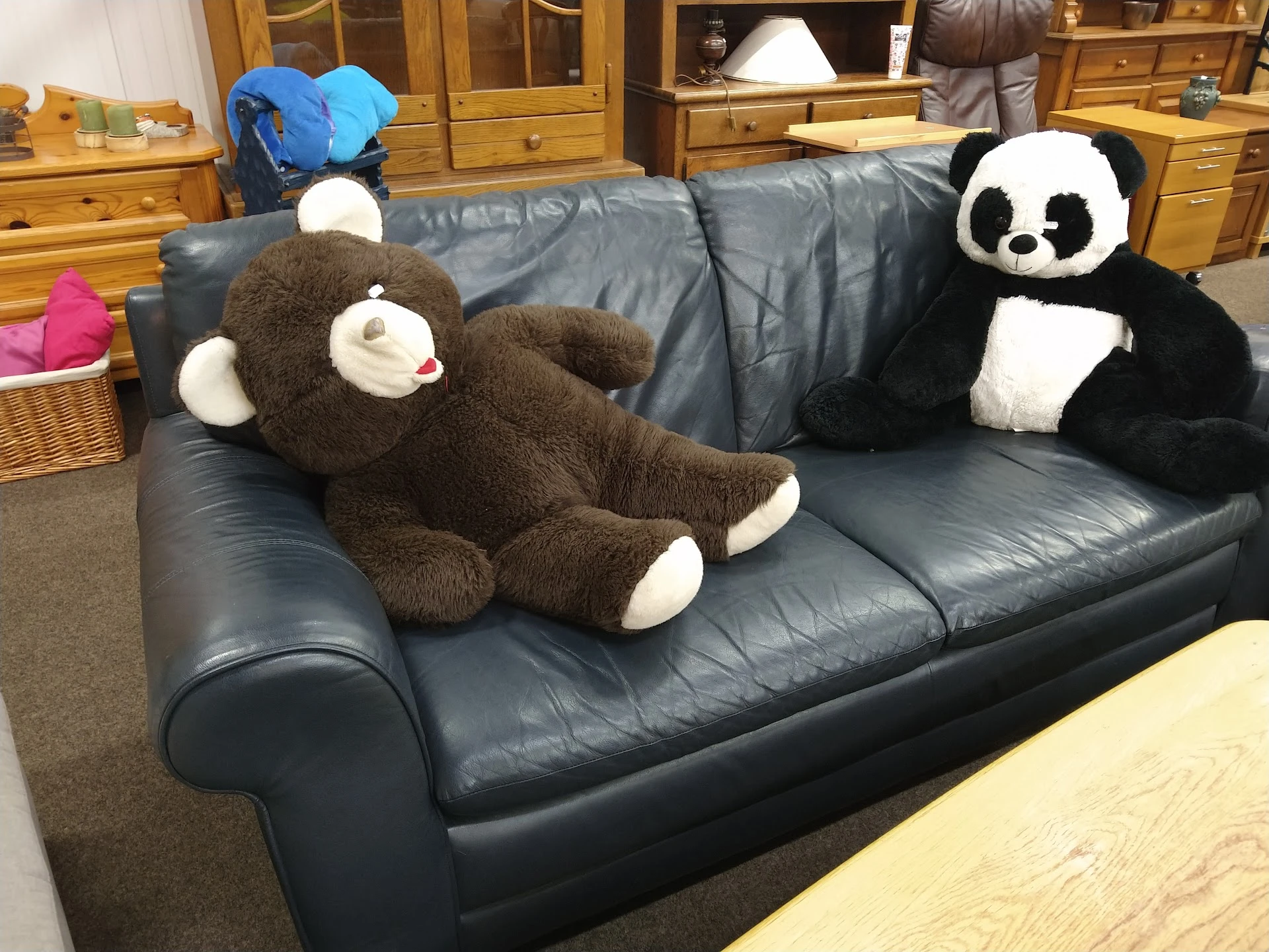 Kringloop Lutten in Lutten met tweedehands boeken, herenkleding en huis- en inrichting