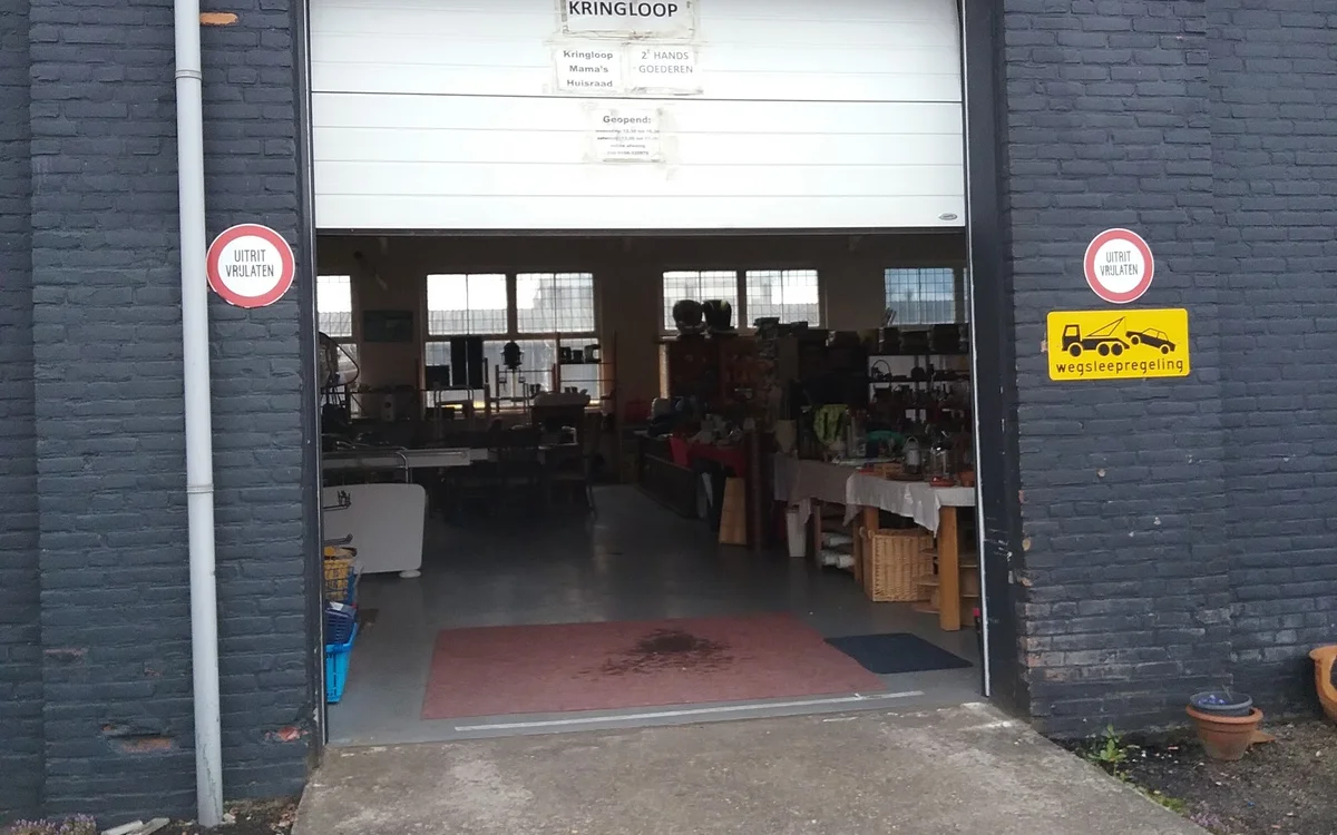 Kringloopwinkel kringloop mama's huisraad in Zevenbergen