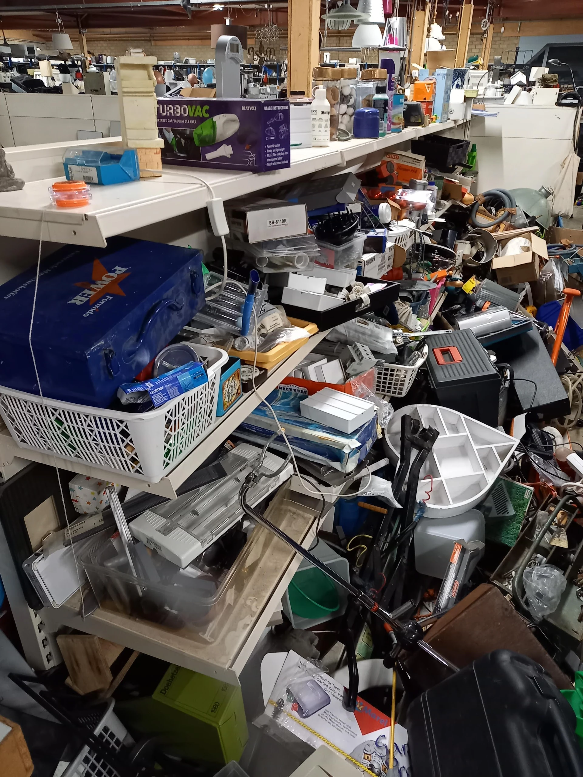 Kringloop ONA Asten-Someren in Asten met tweedehands boeken, elektronica en meubels