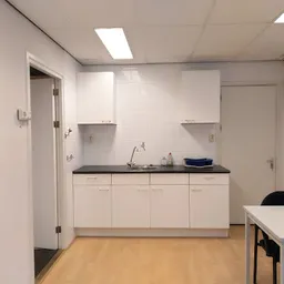 Bezoeker foto van Kringloop & Outlet De Snuffelaar De-goedkoopste-ontruimer.nl in Raalte