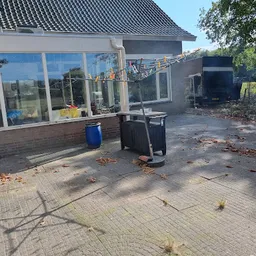 Bezoeker foto van Kringloop & Outlet De Snuffelaar De-goedkoopste-ontruimer.nl in Raalte
