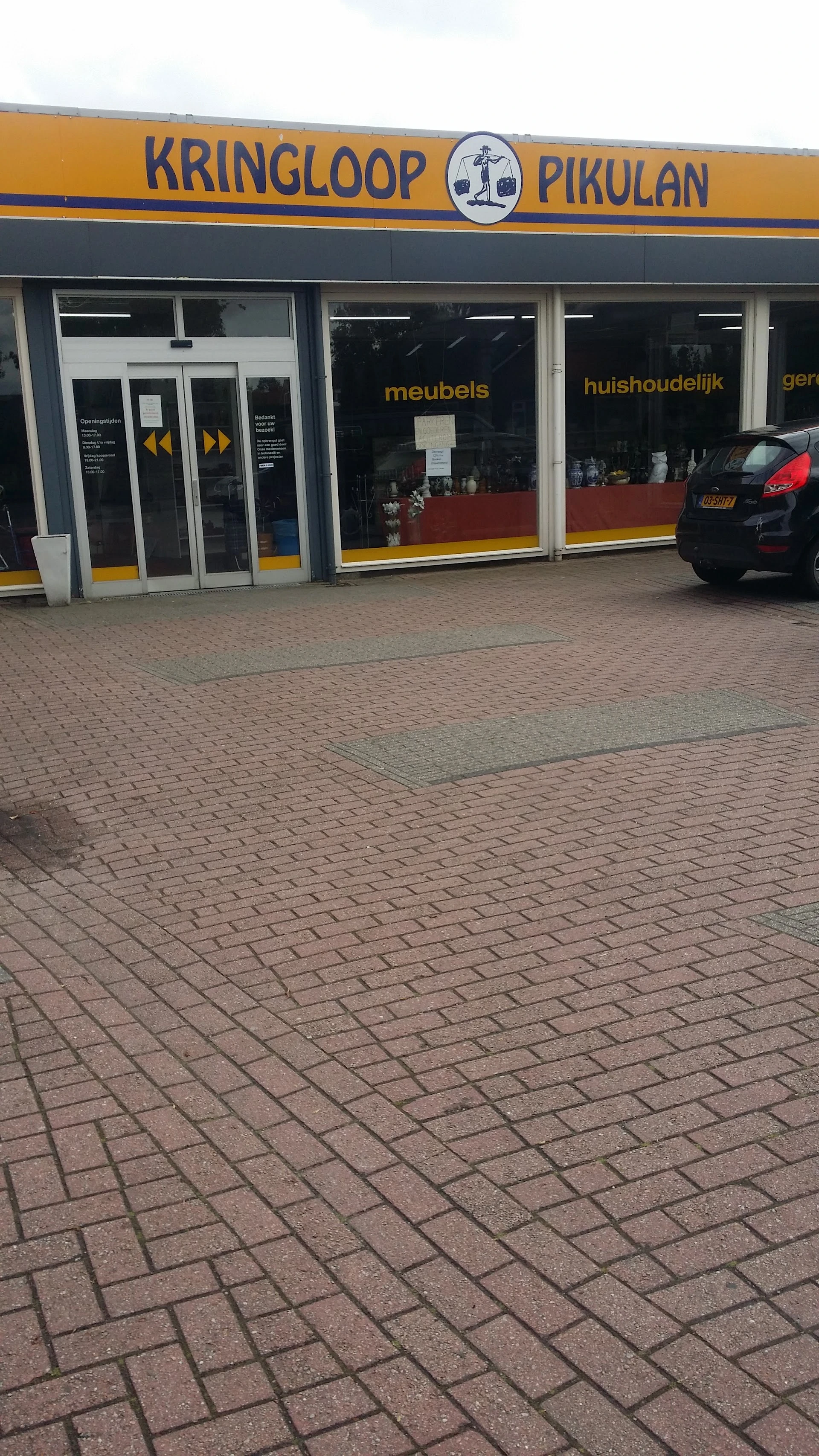 Kringloopwinkel Kringloop Pikulan in Surhuisterveen