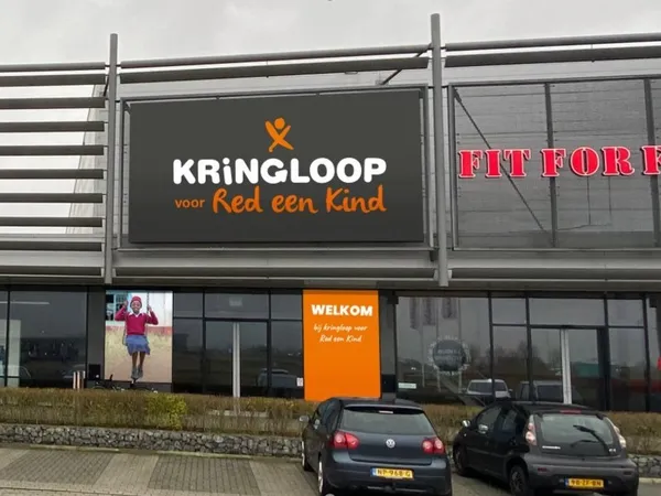 Kringloopwinkel Kringloop Red een Kind in Kampen