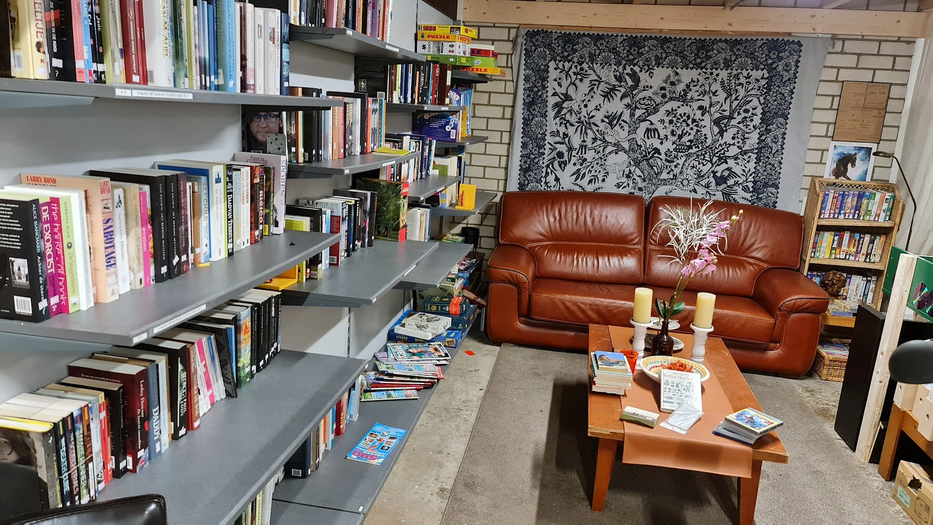 Kringloop ReStore Delden in Delden met tweedehands boeken, elektronica en huishoudelijke artikelen