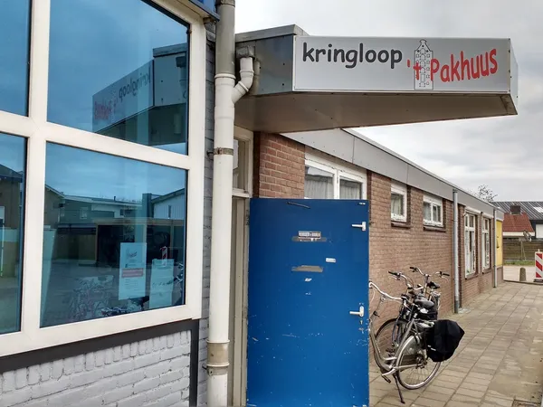 Kringloopwinkel Kringloop 't Pakhuus in Middelharnis