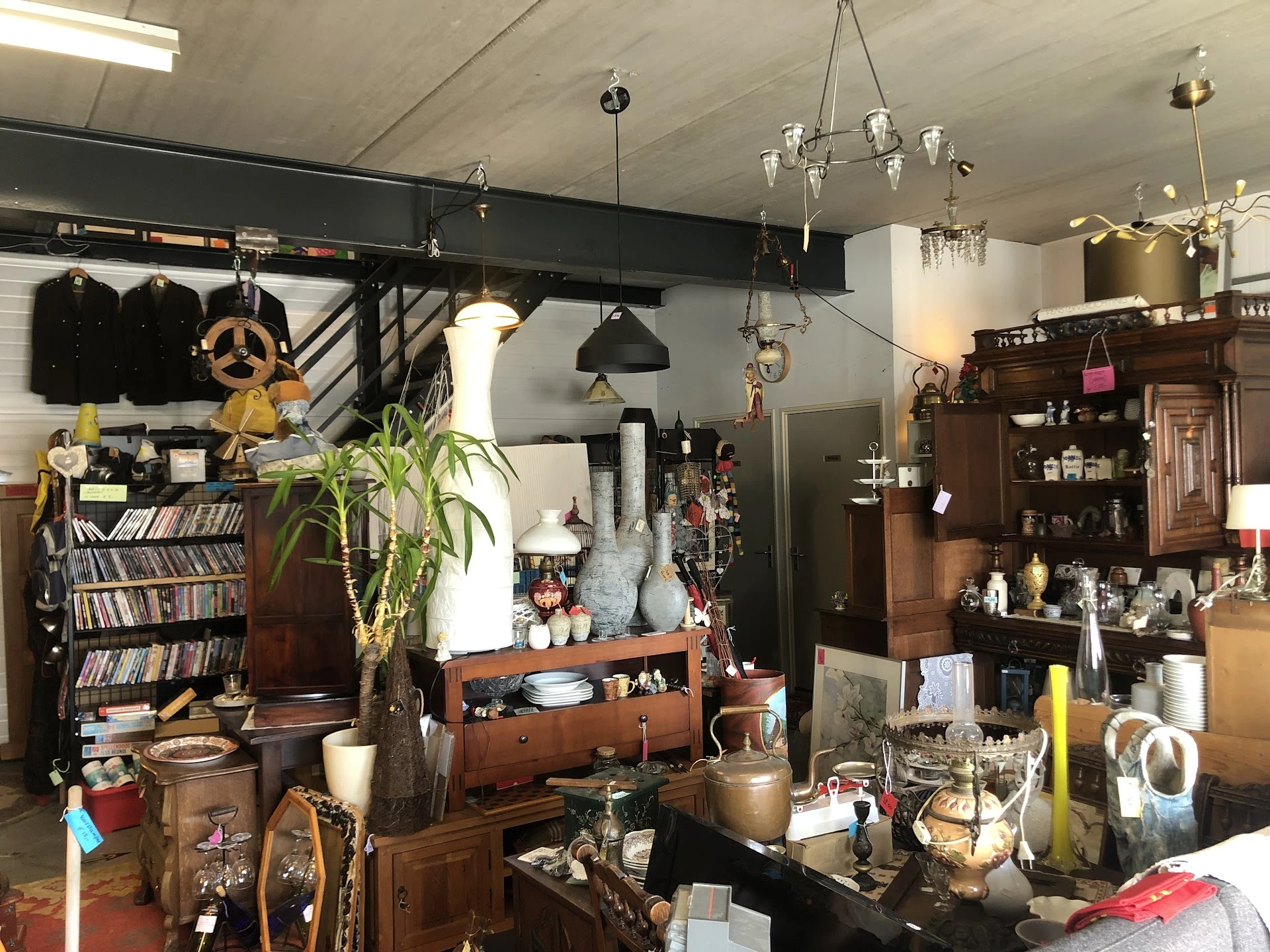 Kringloopwinkel Kringloop Tweedehands Friesland in Warns