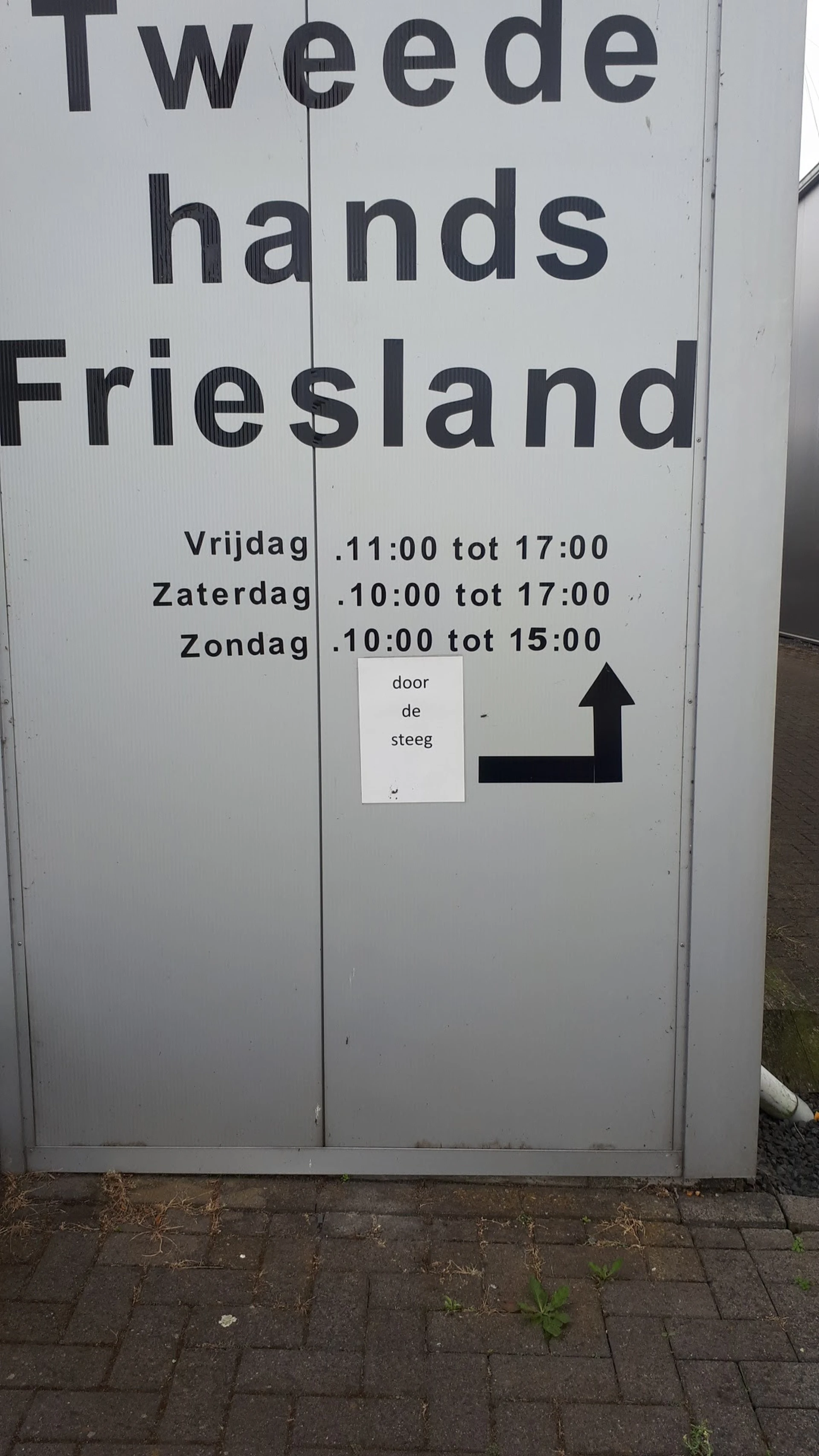 Kringloop Tweedehands Friesland in Warns met tweedehands boeken, elektronica en kleding