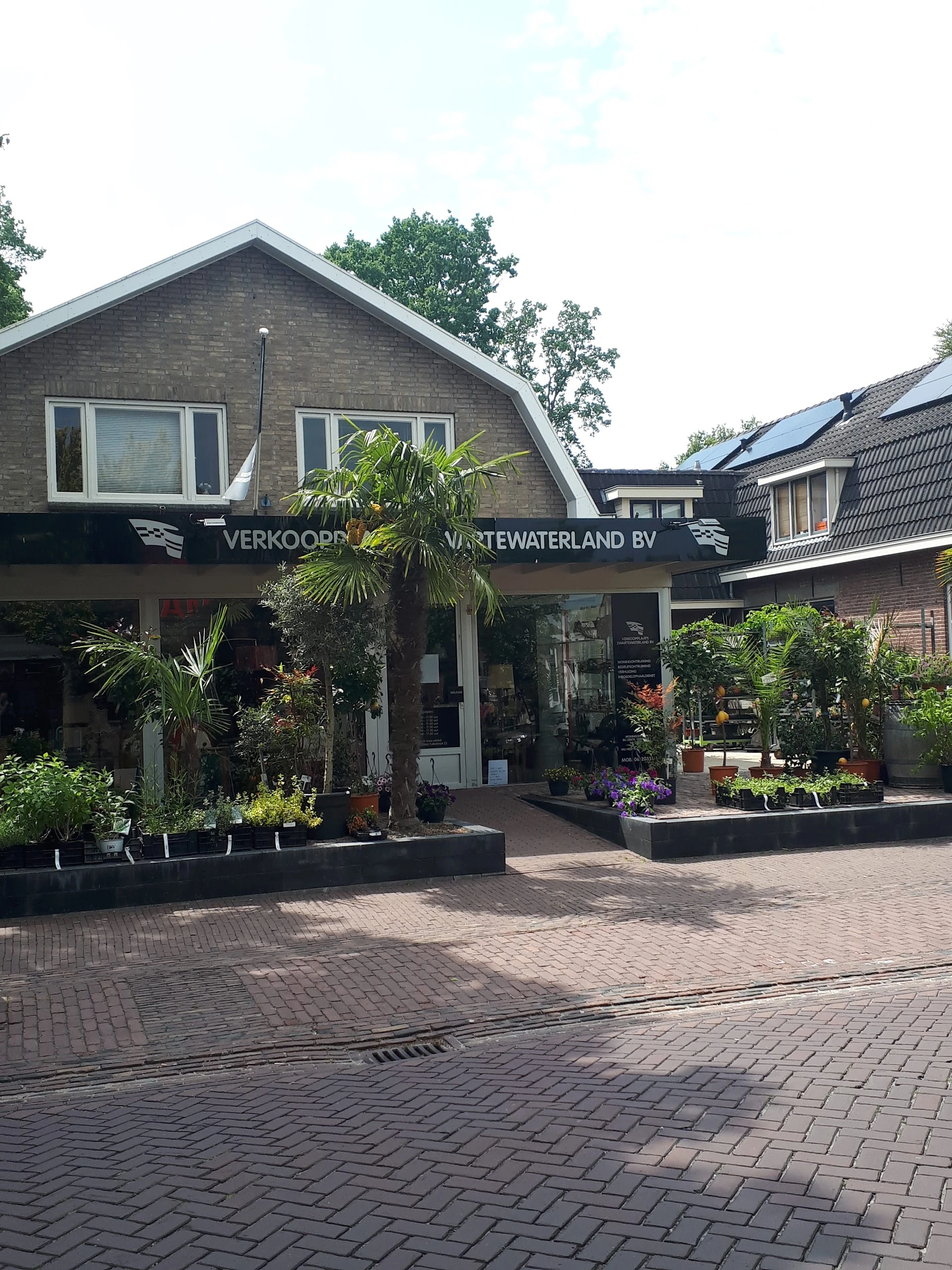 Kringloopwinkel Kringloop verkoopplaats Zwartewaterland in Nieuwleusen