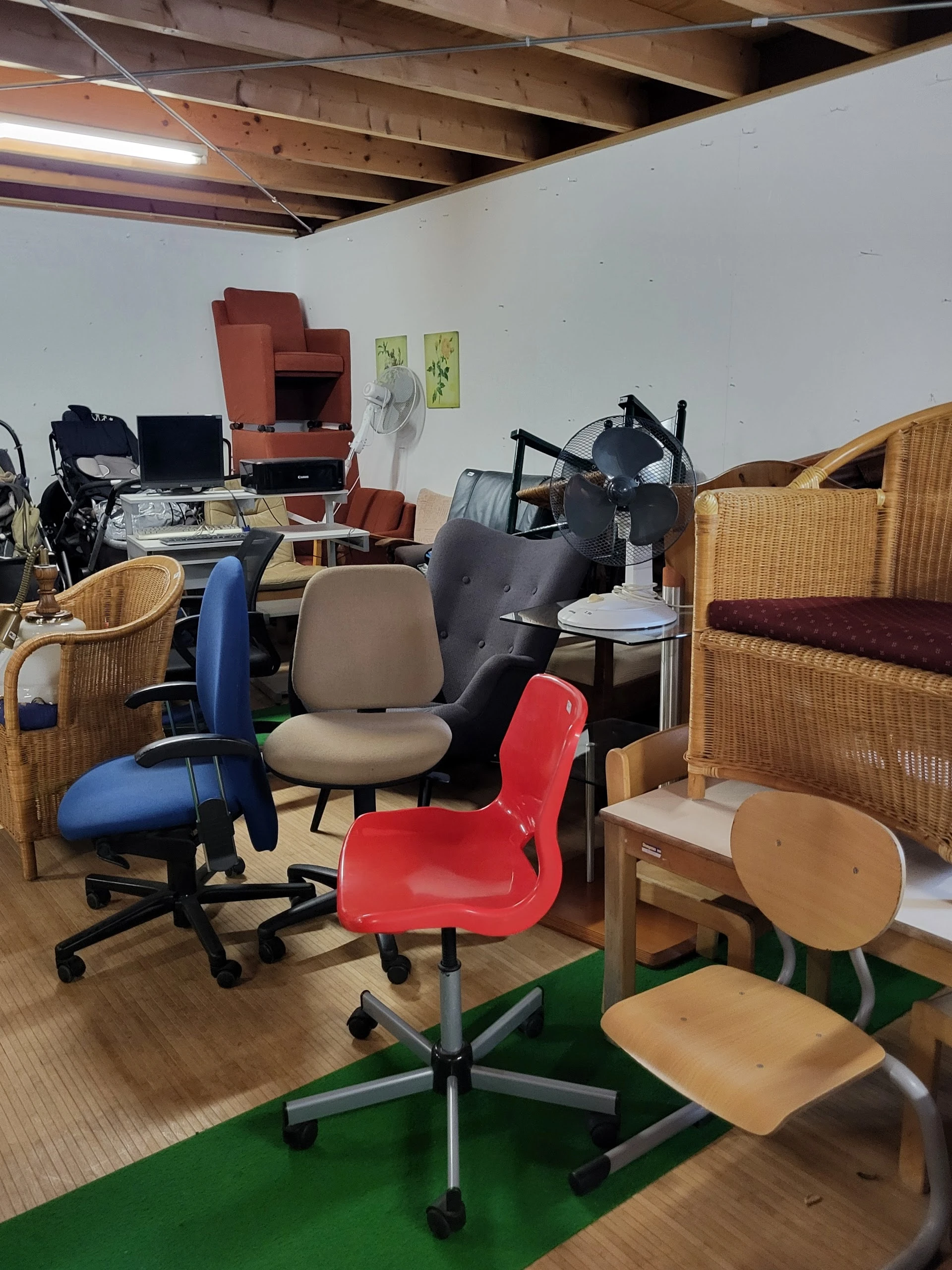 Kringloop verkoopplaats Zwartewaterland in Nieuwleusen met tweedehands boeken, gereedschappen en huis- en inrichting