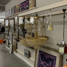 Bezoeker foto van Kringloop Vintage & More XL in Leiden