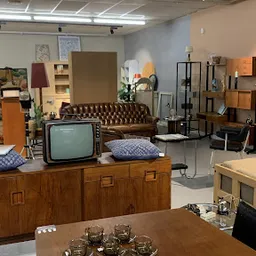 Bezoeker foto van Kringloop Vintage & More XL in Leiden