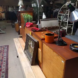 Bezoeker foto van Kringloop Vintage & More XL in Leiden