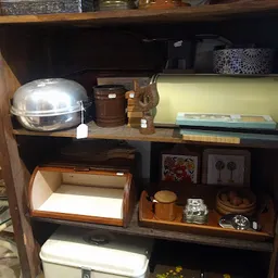 Bezoeker foto van Kringloop Vintage & More XL in Leiden