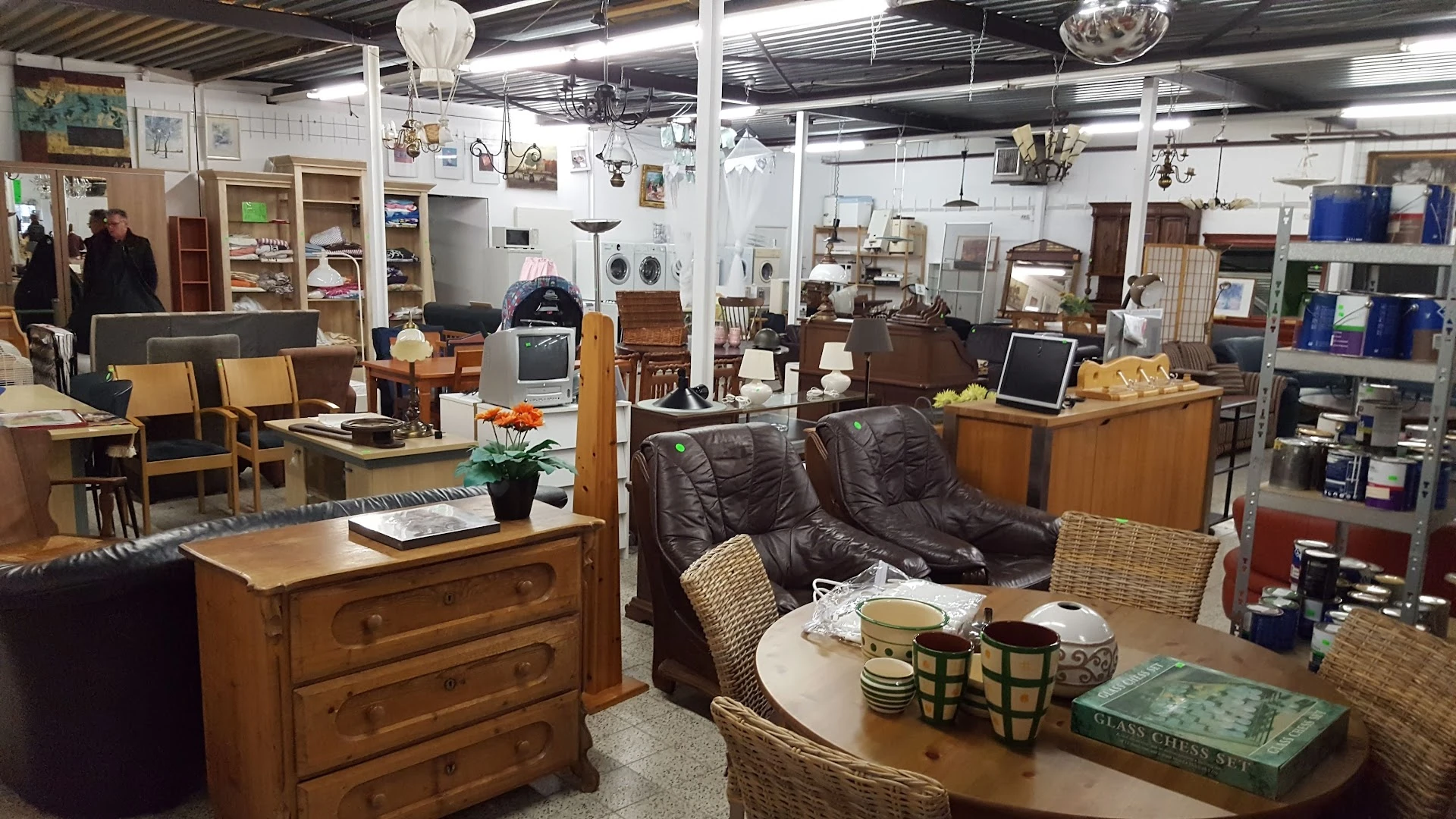 Kringloopwinkel Kringloop Warenhuis Hellevoetsluis in Hellevoetsluis