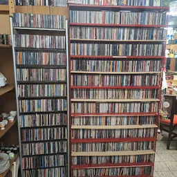 Bezoeker foto van Kringloop Warenhuis Hellevoetsluis in Hellevoetsluis