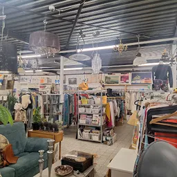 Bezoeker foto van Kringloop Warenhuis Hellevoetsluis in Hellevoetsluis