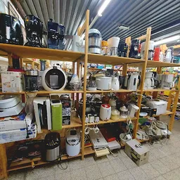 Bezoeker foto van Kringloop Warenhuis Hellevoetsluis in Hellevoetsluis