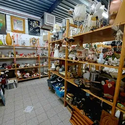 Bezoeker foto van Kringloop Warenhuis Hellevoetsluis in Hellevoetsluis