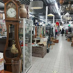 Bezoeker foto van Kringloop Warenhuis Hellevoetsluis in Hellevoetsluis