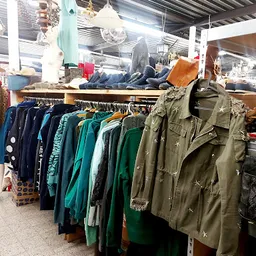 Bezoeker foto van Kringloop Warenhuis Hellevoetsluis in Hellevoetsluis