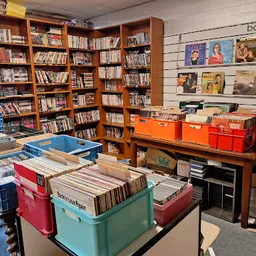 Bezoeker foto van Kringloop winkel het koopje Maaspoort 15 Weert 6001BN in Weert