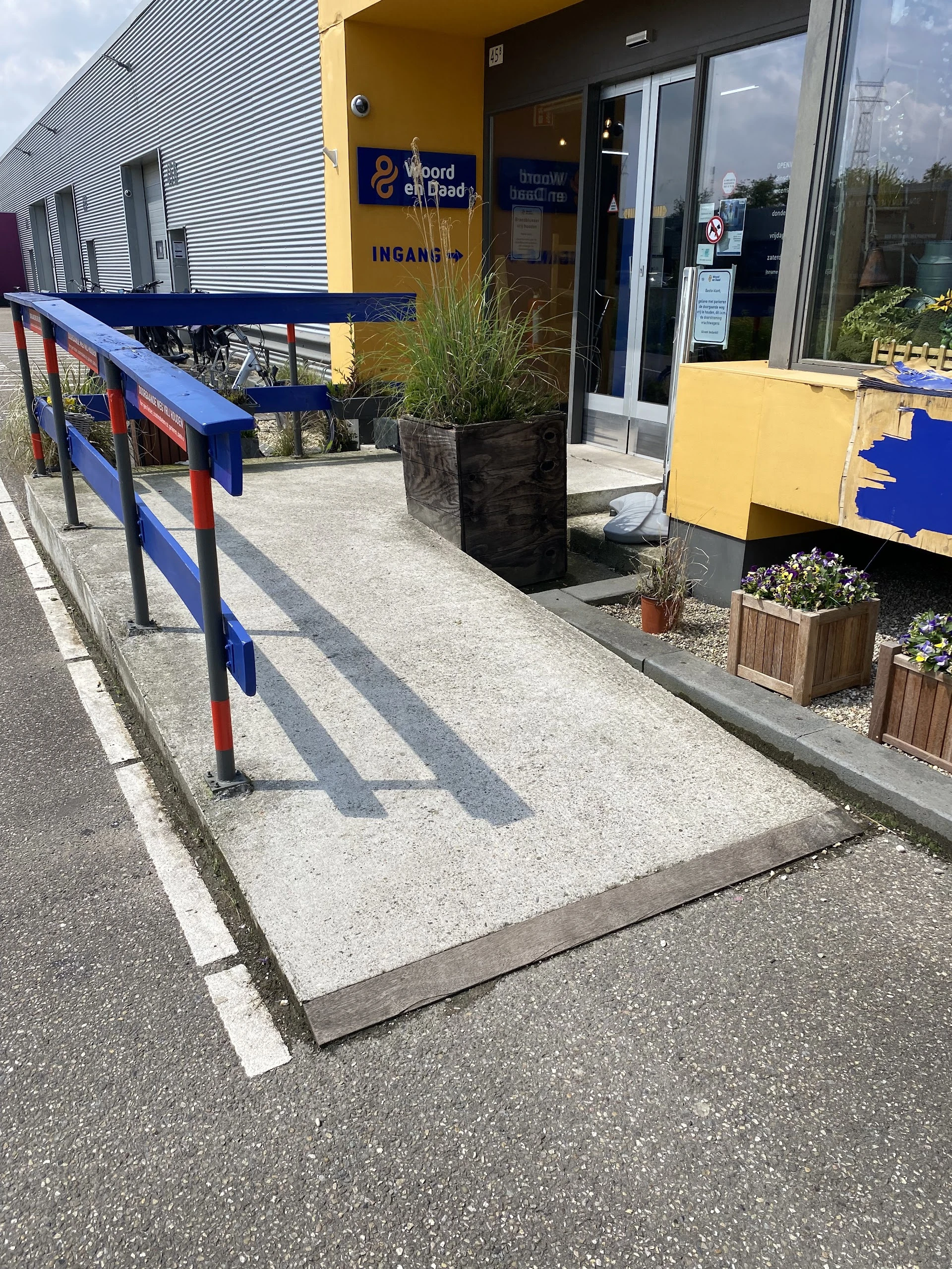 Kringloopwinkel Kringloop Woord en Daad Krimpenerwaard in Krimpen aan de Lek