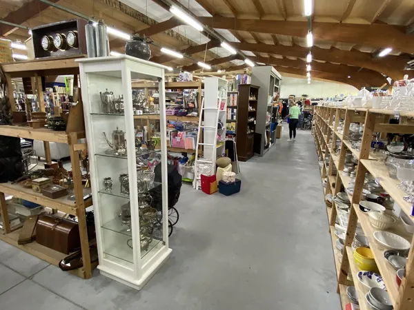 Kringloopwinkel in Krimpen aan de Lek