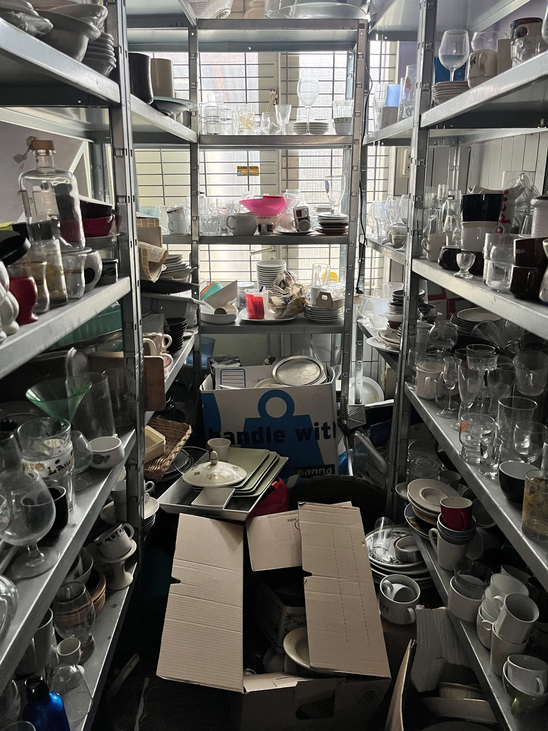 Kringloop Zuid-Holland in Den Haag met tweedehands boeken, huishoudelijke apparaten en kleding