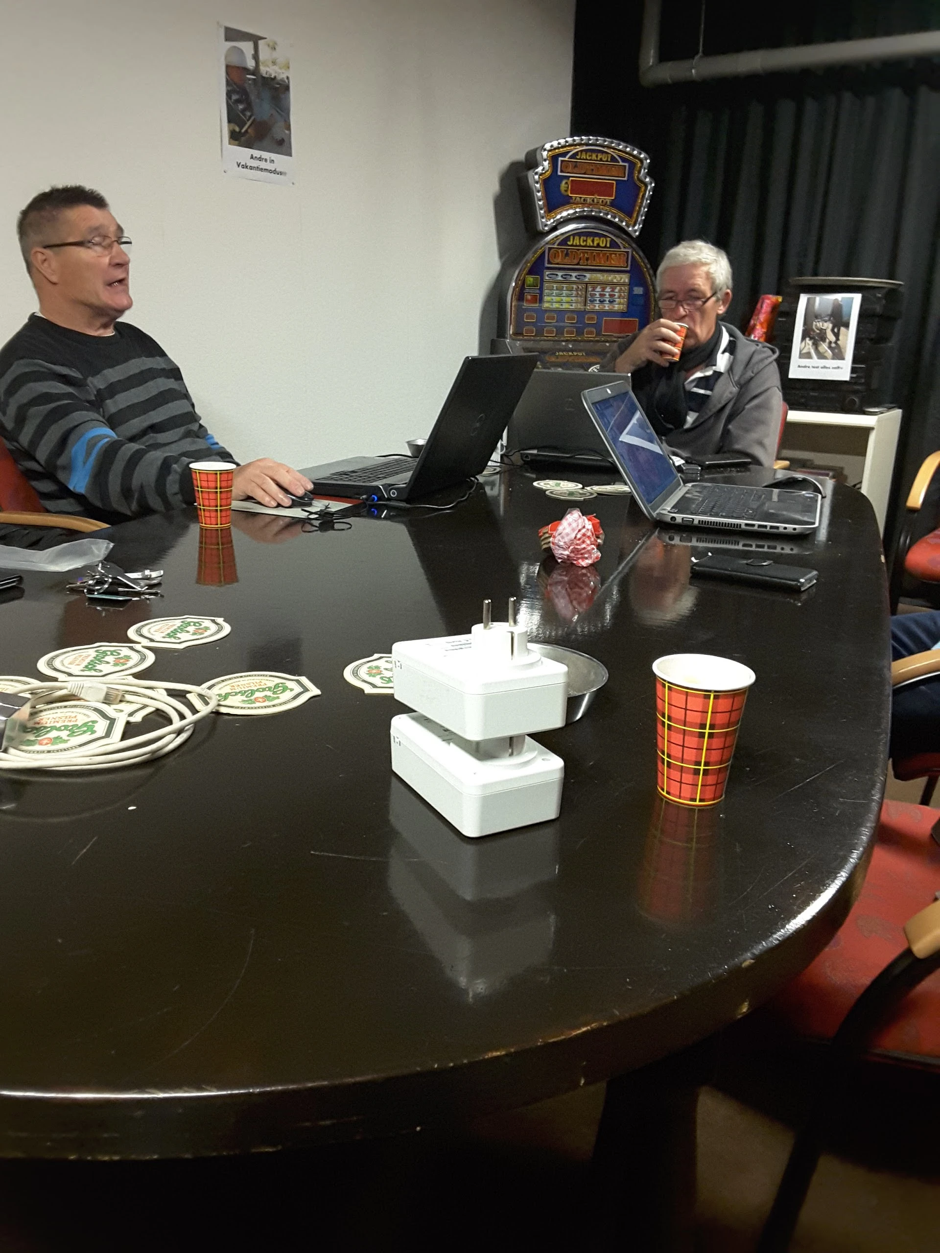 Kringloopcentrum Alblasserdam in Alblasserdam met tweedehands boeken, gereedschappen en huishoudelijke apparaten