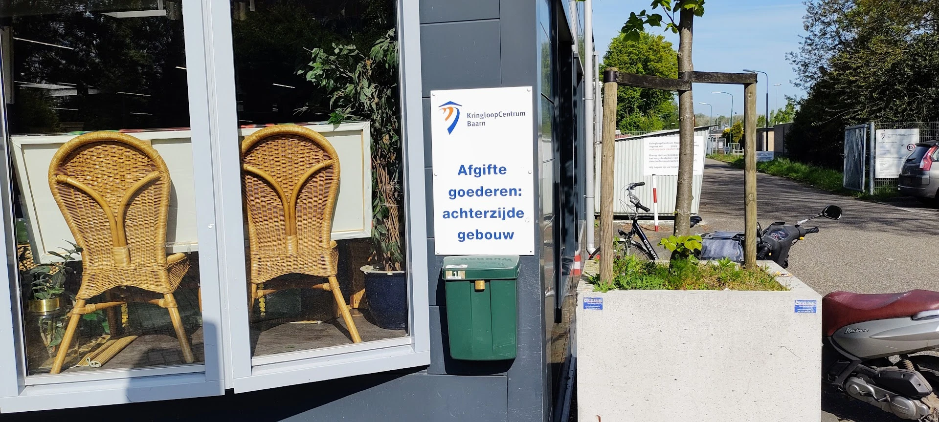 Kringloopcentrum Baarn Bunschoten in Baarn met tweedehands boeken, elektrische fietsen en huishoudelijke apparaten