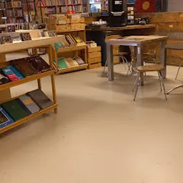 Bezoeker foto van KringloopCentrum Eemnes in Eemnes