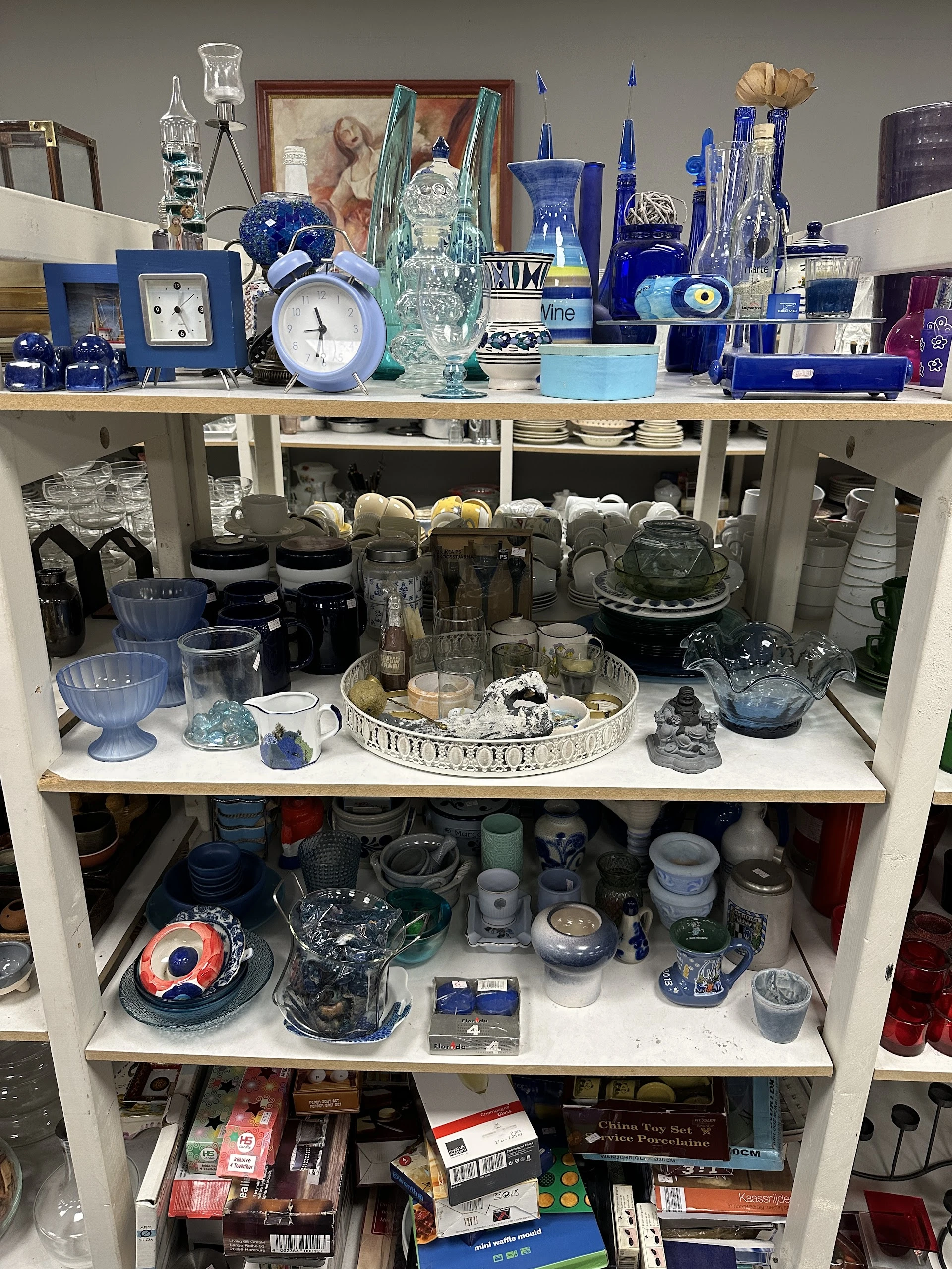 Kringloopcentrum Steenbergen in Steenbergen met tweedehands boeken, gereedschappen en huishoudelijke apparaten