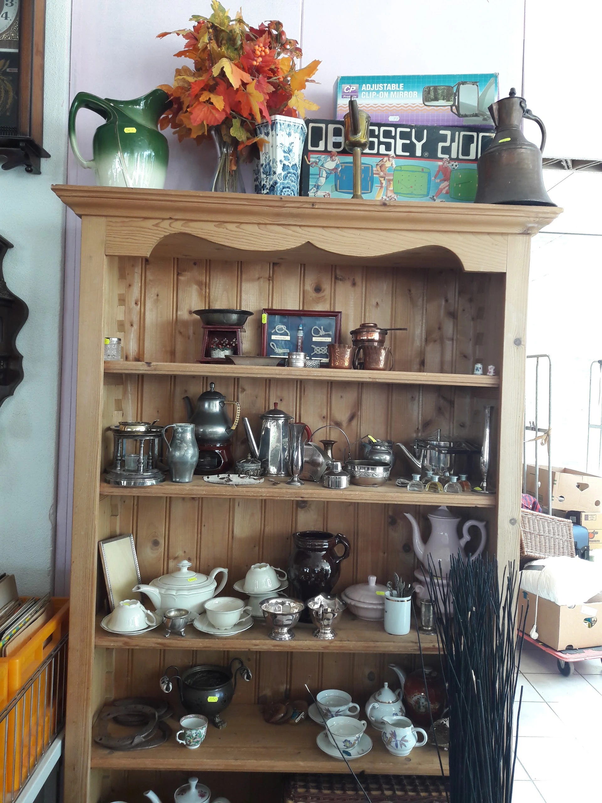 [GESLOTEN] Kringloopcentrum Voorschoten in Voorschoten met tweedehands boeken, elektronica en kleding