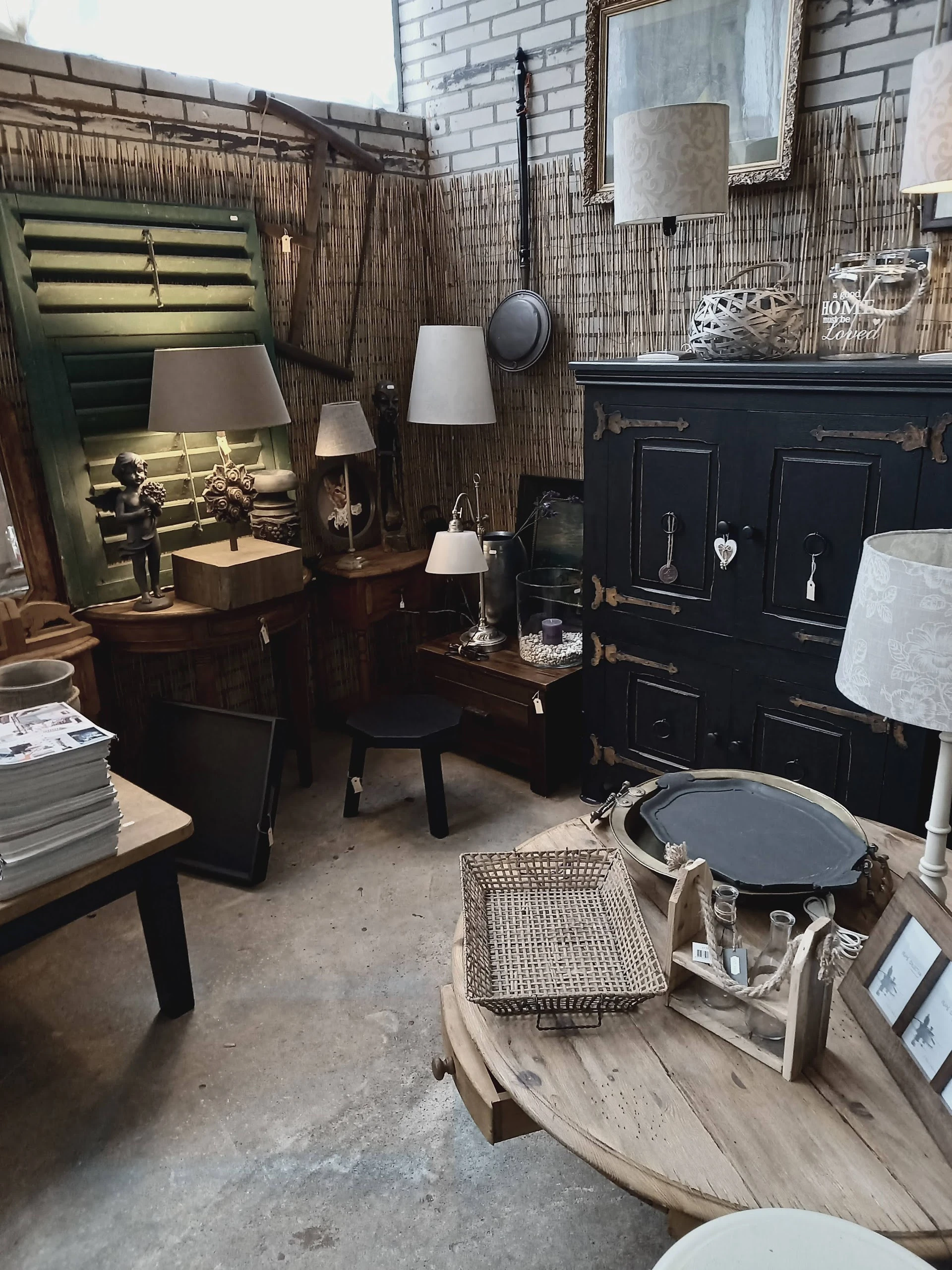 Kringloopwinkel Kringloopcentrum weert in Weert