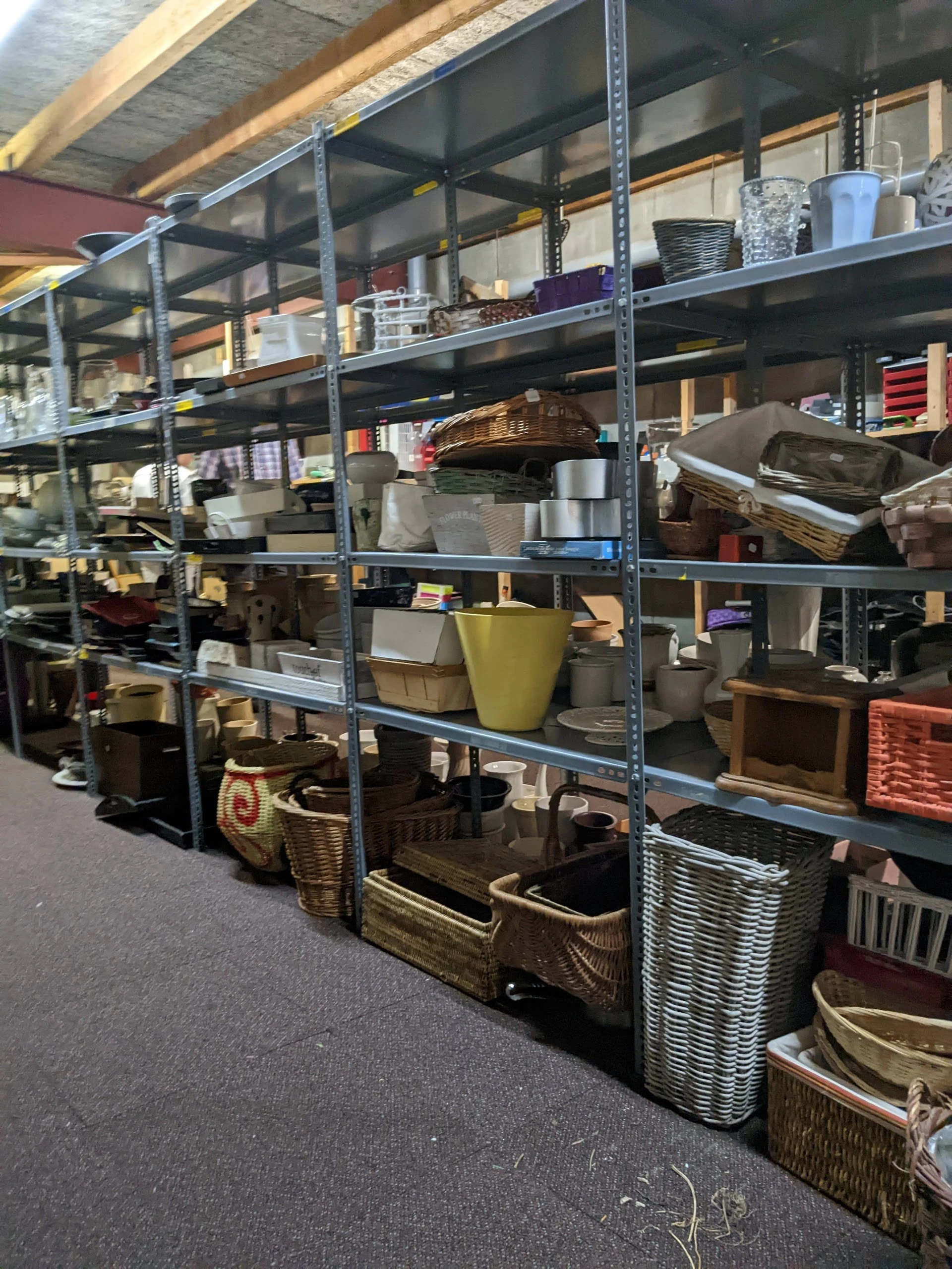 KringloopDinkellandTubbergen in Ootmarsum met tweedehands boeken, computers en gereedschappen