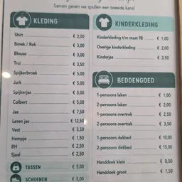Prijslijst met categorieën kleding, kinderkleding en beddengoed met eurioprijzen